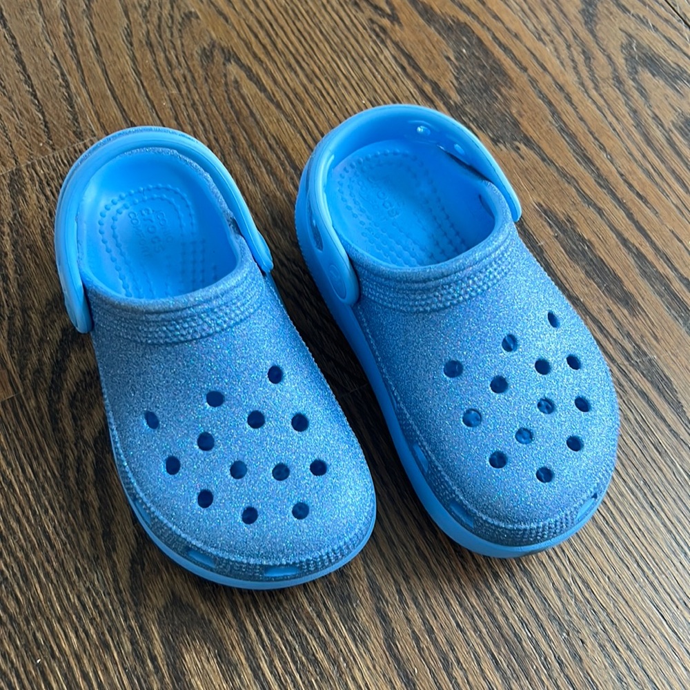 Girls size 11 sparkly wedge croc